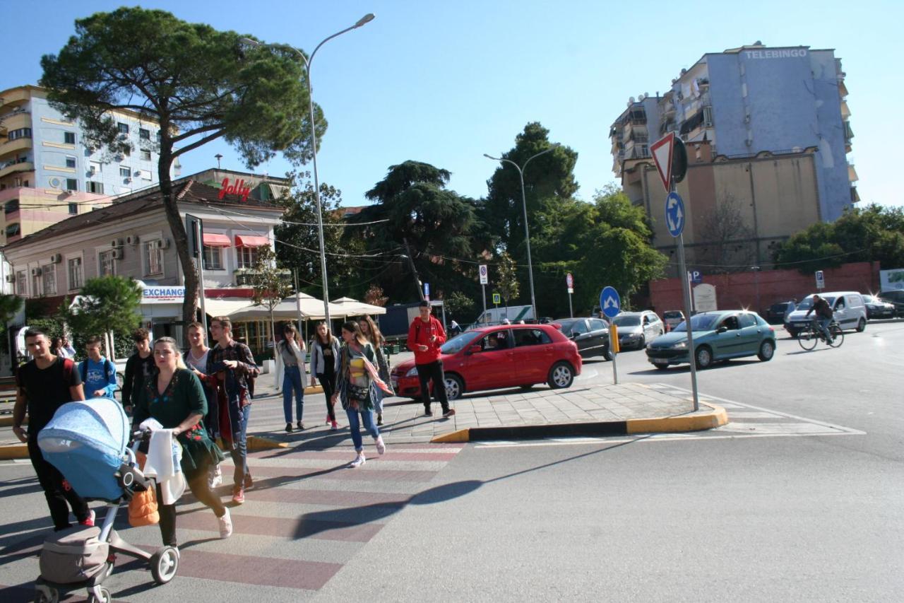 Jolly City Center Hotel Tirana Exterior foto